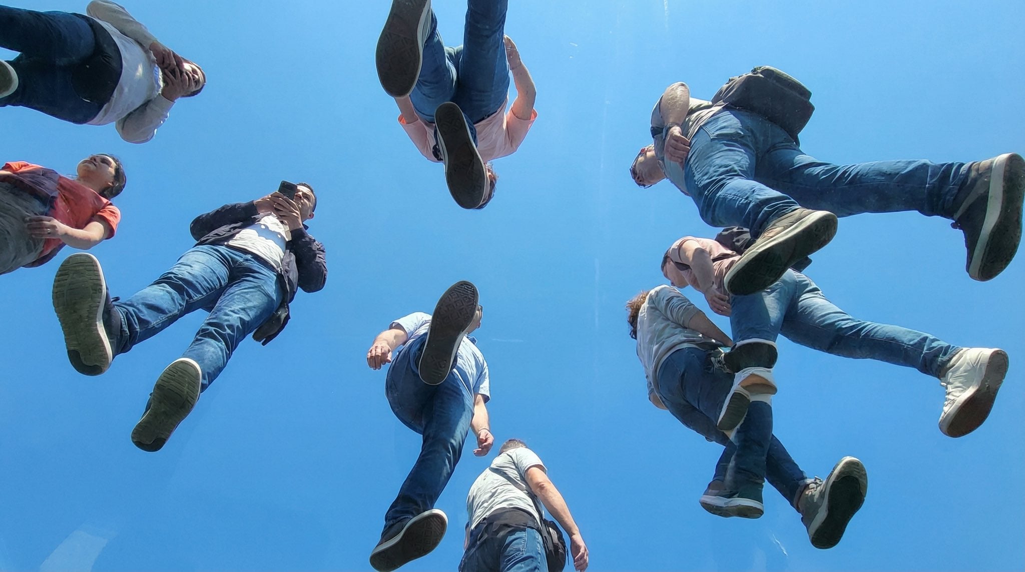 View from under a plane of completely transparent plexigl... 变体图第4张 - 绘词工坊