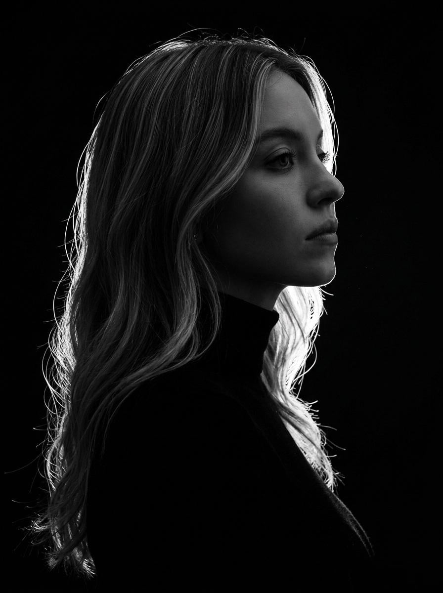 A minimalist black and white cinematic portrait featuring... 变体图第3张 - 绘词工坊
